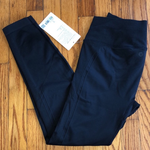 RARE NWT Women’s Lululemon Athletica Black Leggings Size 8 Inseam 28” - Picture 2 of 6